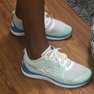 Women’s Nike Barefoot 4.0 Ride Sneakers